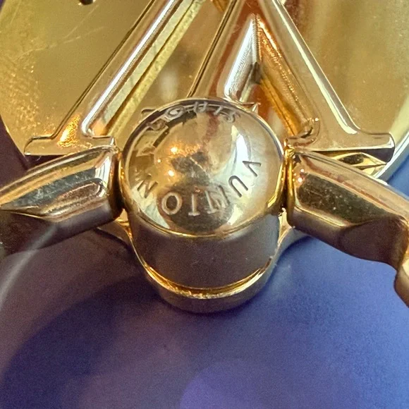 Louis Vuitton Louise Gold Tone Metal Phone Ring M64290 fits all Phones / Cases - Picture 8 of 15